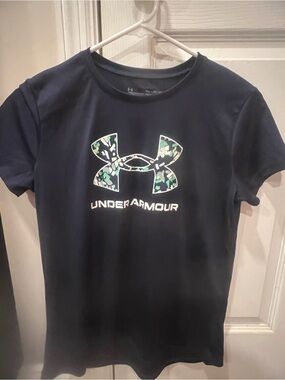 Under Armour t shirt size xl
